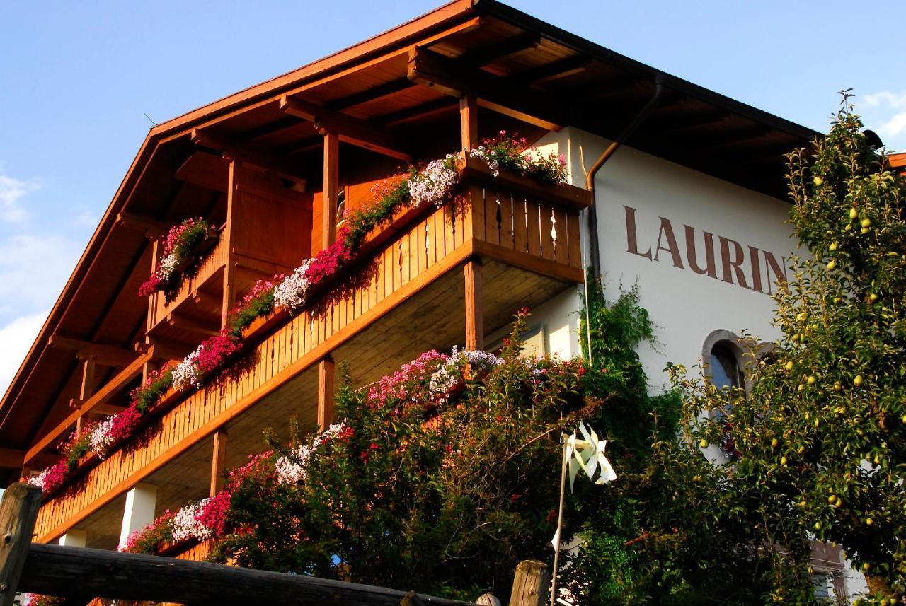 Pension Laurin Schenna Exteriör bild